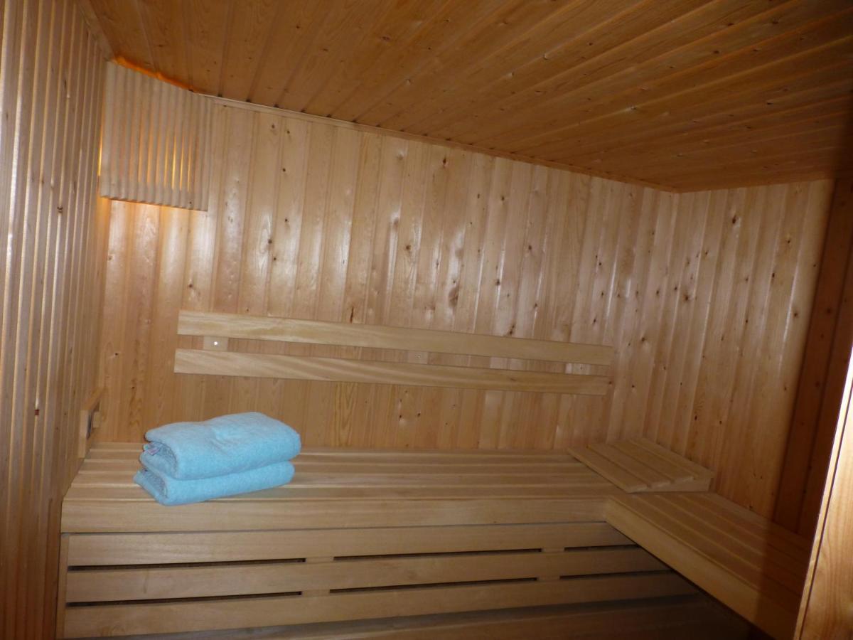 Vakantiehuis Onder De Peppel Met Sauna En Jacuzzi Wijk en Aalburg Ngoại thất bức ảnh